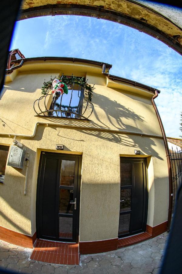 Ayana Central House Oradea Extérieur photo